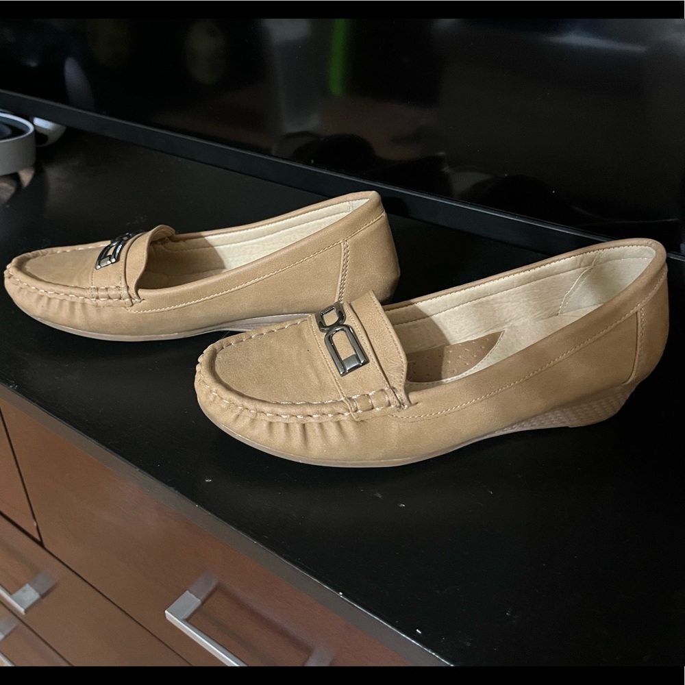 Spicy wedge in beige